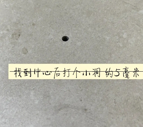 塔城地瓷砖空鼓维修公司专业解答在瓷砖铺贴过程中，如果砂料搅拌不均匀，将会带来以下问题