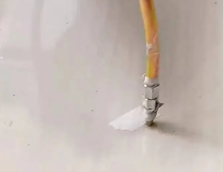 塔城地瓷砖空鼓维修公司专业解答在瓷砖铺贴过程中，如果使用的砂料过粗（如全部使用了粗砂），可能会导致以下问题