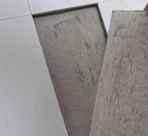 塔城地瓷砖空鼓维修公司分享瓷砖铺贴时如果打浆（即涂抹在瓷砖背面和基层上的砂浆或瓷砖胶）过少，会带来以下问题